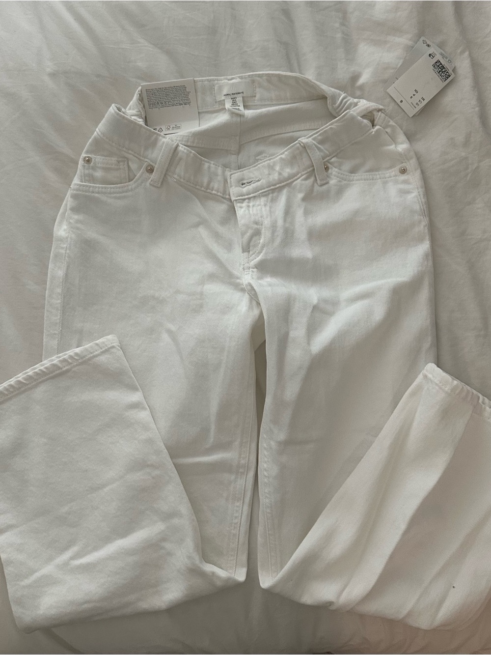 BRAND NEW H&M Women's Maternity White Classic Straight Jeans